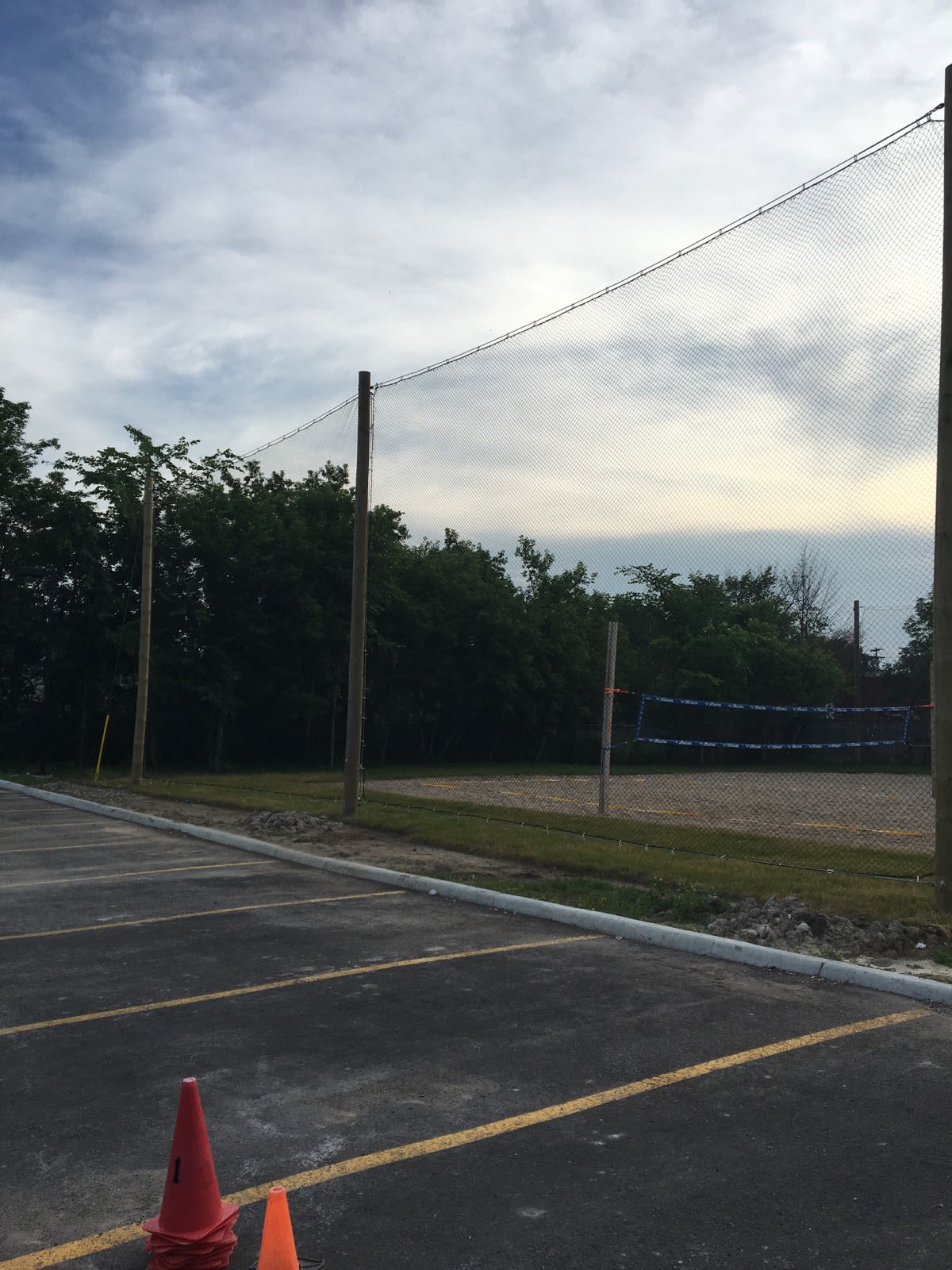 Containment netting 2 panel for volleyball court